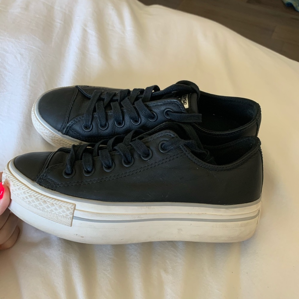 Platform matte black converse
